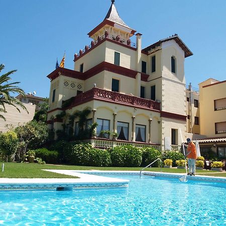 Hotel Hostal Del Sol Сан Фелиу де Гиксолс Екстериор снимка